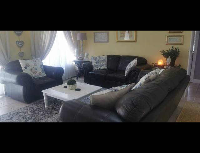 3 BEDROOM HOUSE FOR SALE IN NEWMARKET